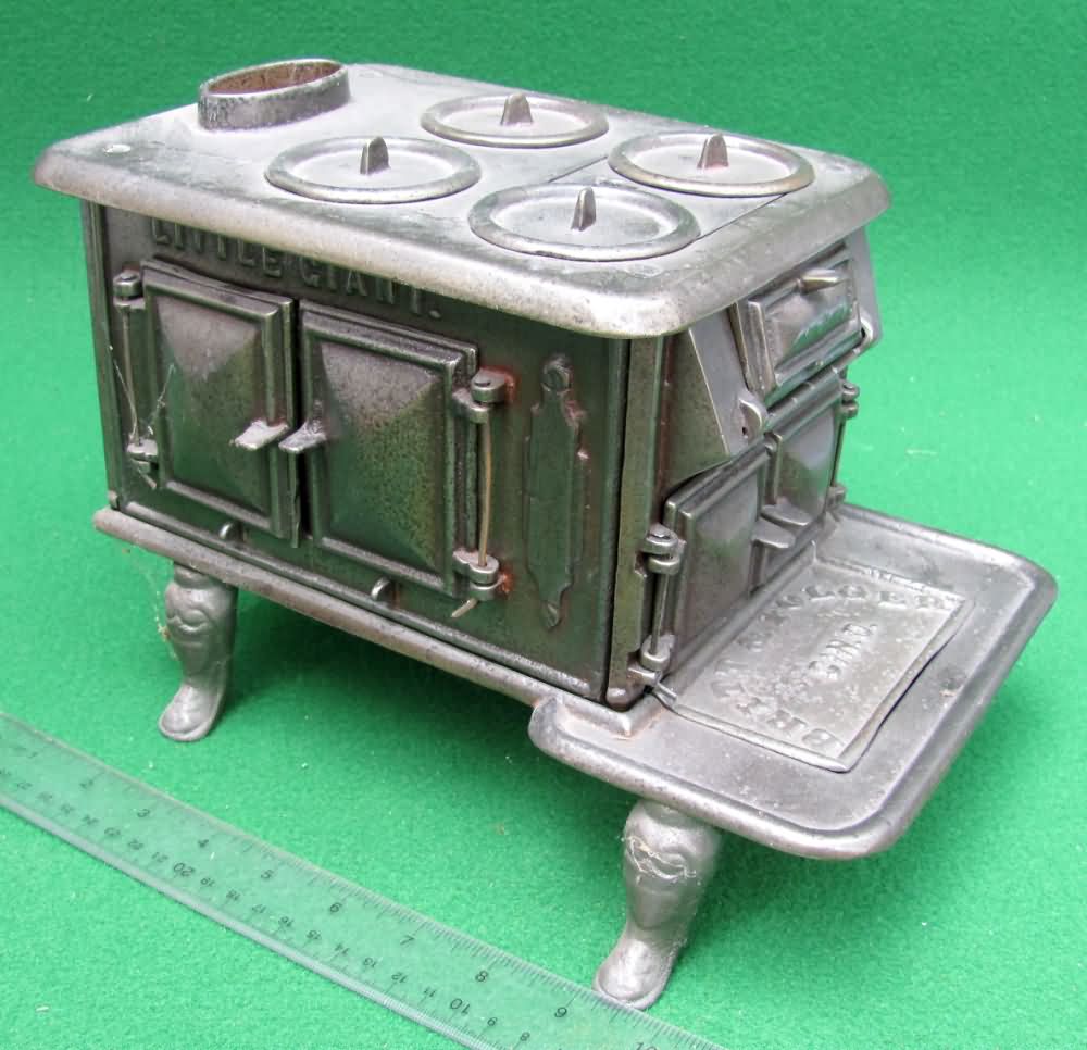 Toy Cast Iron Stove Lid Lifter – The Smell of Molten Projects in the Morning
